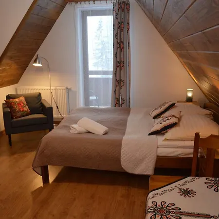 ホームステイ Strzelecki Dworek ビャウカ