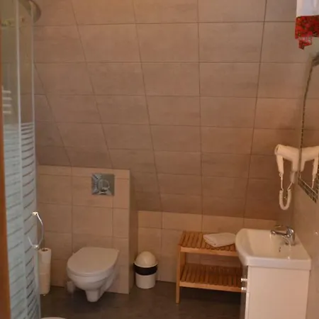 ホームステイ Strzelecki Dworek ビャウカ