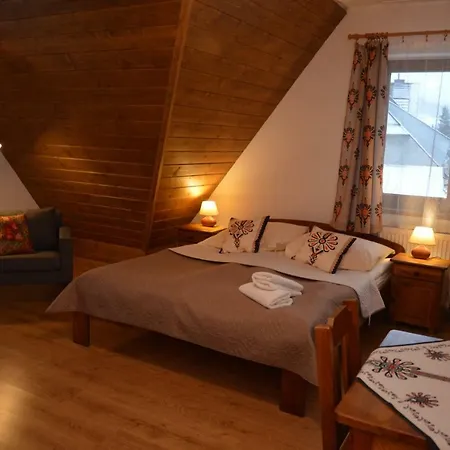 Strzelecki Dworek ホームステイ ビャウカ